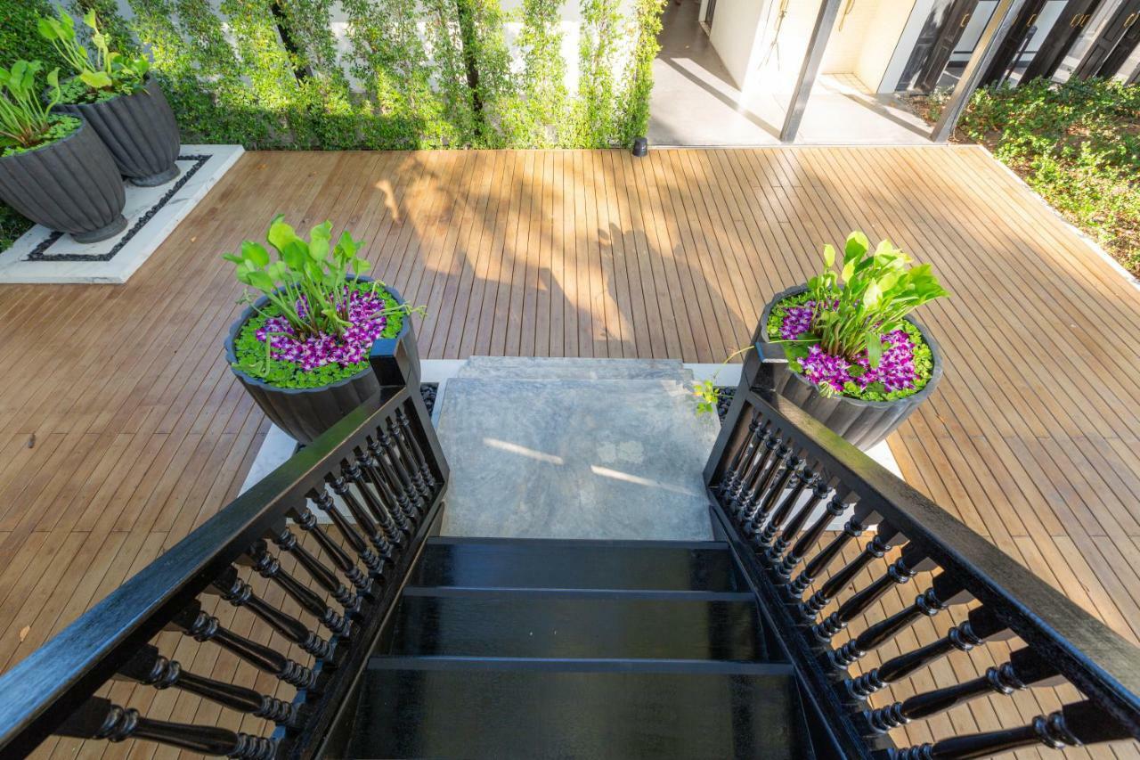 Mora Boutique Hotel - Sha Extra Plus Chiang Rai Exterior photo Composite wood deck
